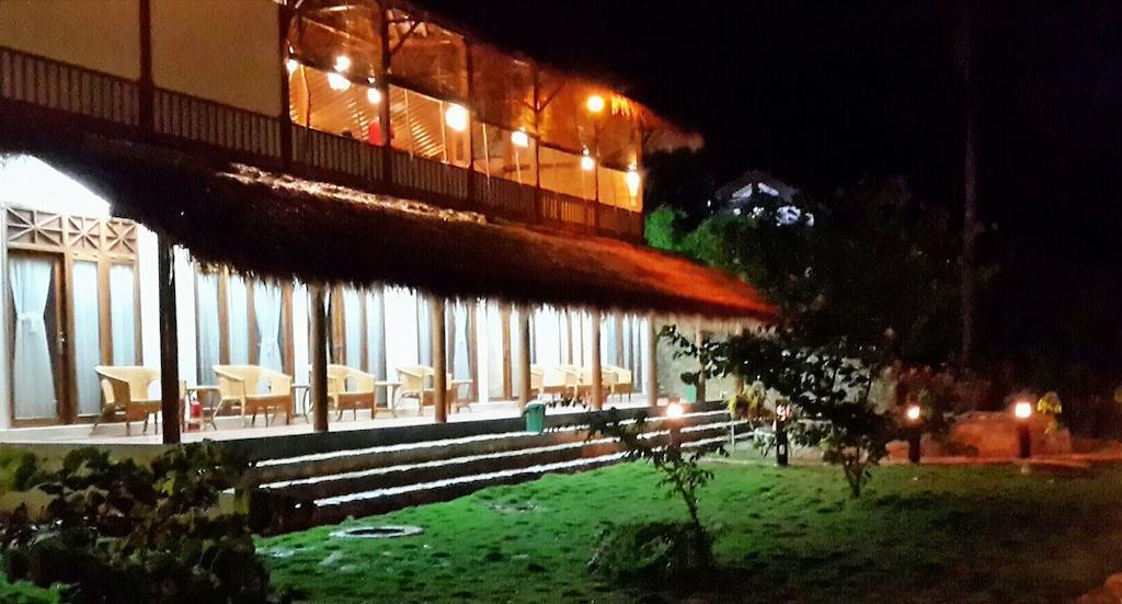 Ary'S Lagoon Bungalow & Hotel Karimunjawa Exterior photo