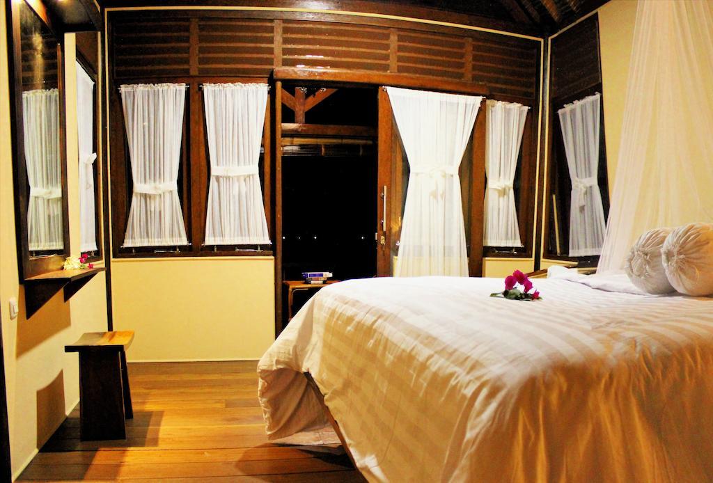 Ary'S Lagoon Bungalow & Hotel Karimunjawa Room photo