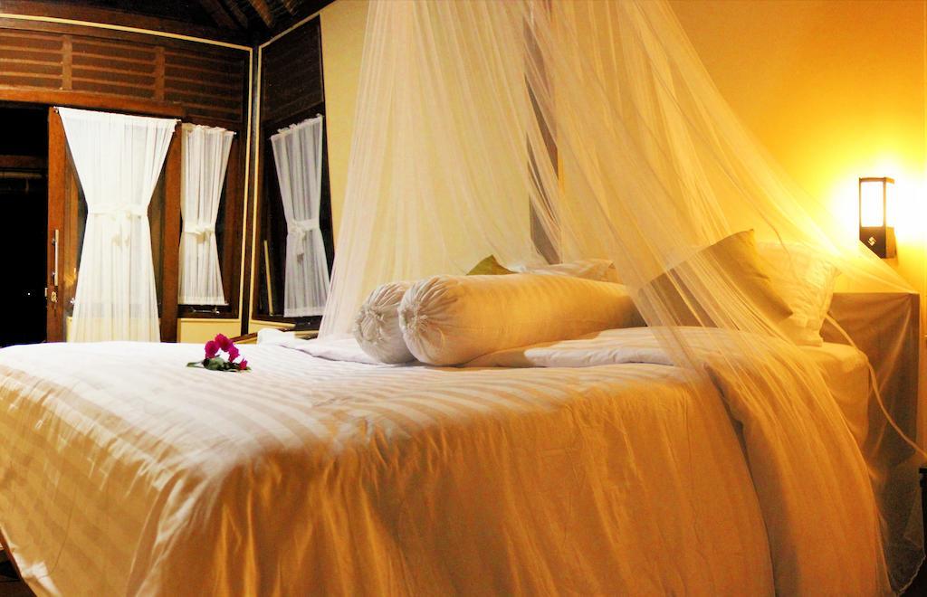 Ary'S Lagoon Bungalow & Hotel Karimunjawa Room photo