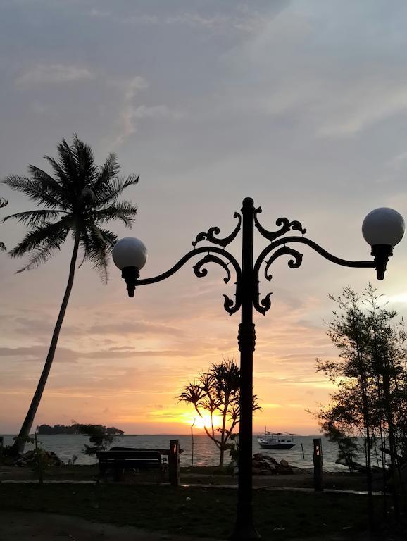 Ary'S Lagoon Bungalow & Hotel Karimunjawa Exterior photo