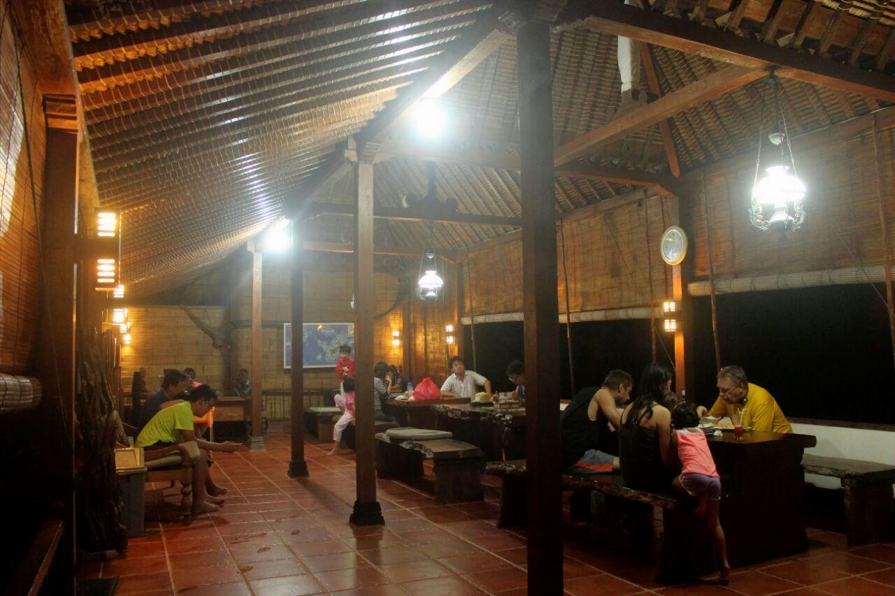 Ary'S Lagoon Bungalow & Hotel Karimunjawa Exterior photo