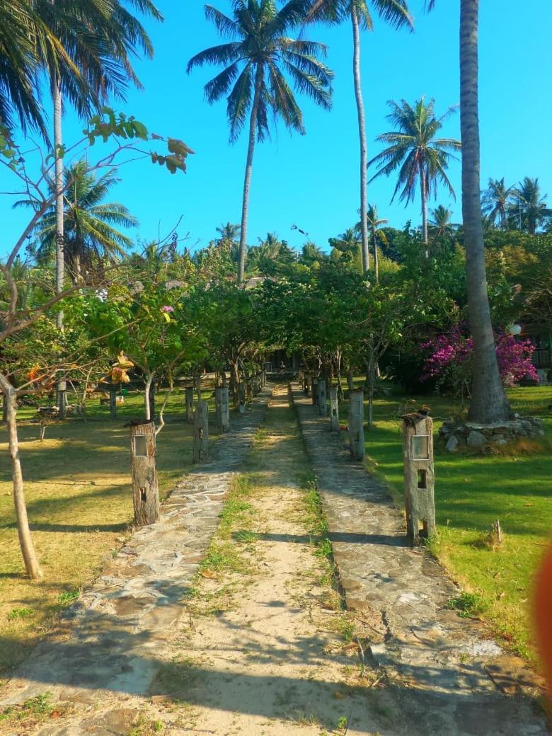 Ary'S Lagoon Bungalow & Hotel Karimunjawa Exterior photo