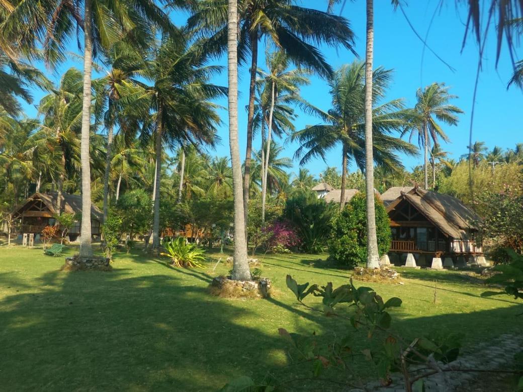 Ary'S Lagoon Bungalow & Hotel Karimunjawa Exterior photo