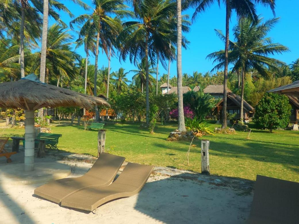 Ary'S Lagoon Bungalow & Hotel Karimunjawa Exterior photo