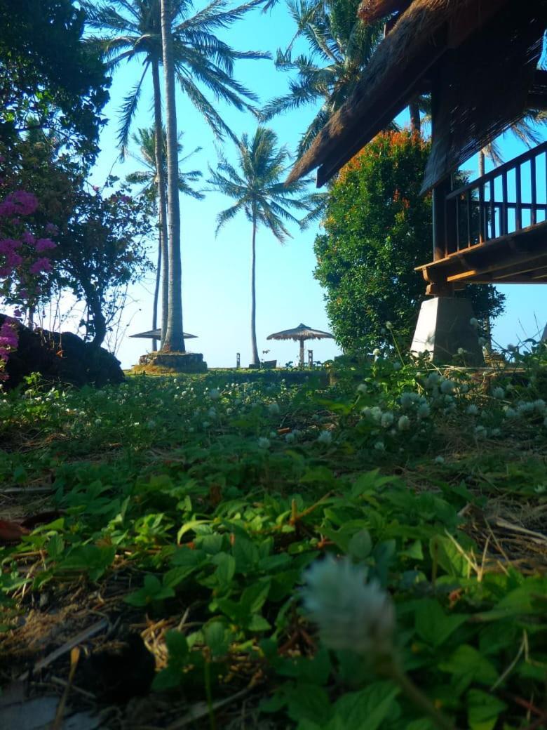 Ary'S Lagoon Bungalow & Hotel Karimunjawa Exterior photo