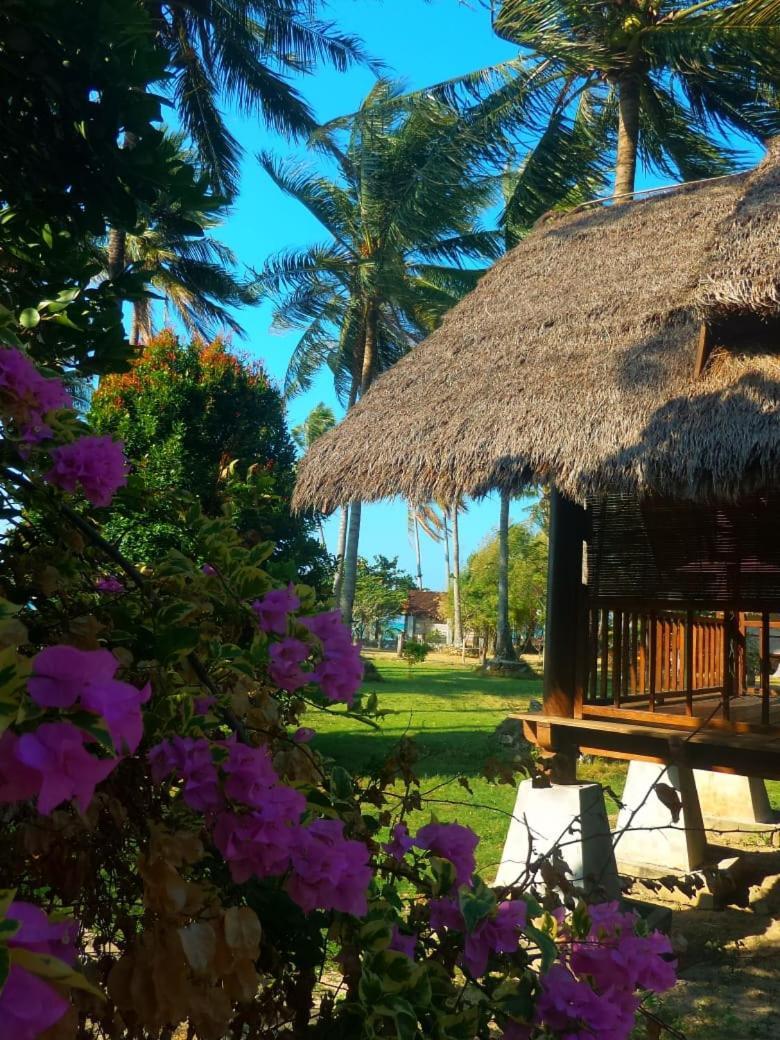 Ary'S Lagoon Bungalow & Hotel Karimunjawa Exterior photo